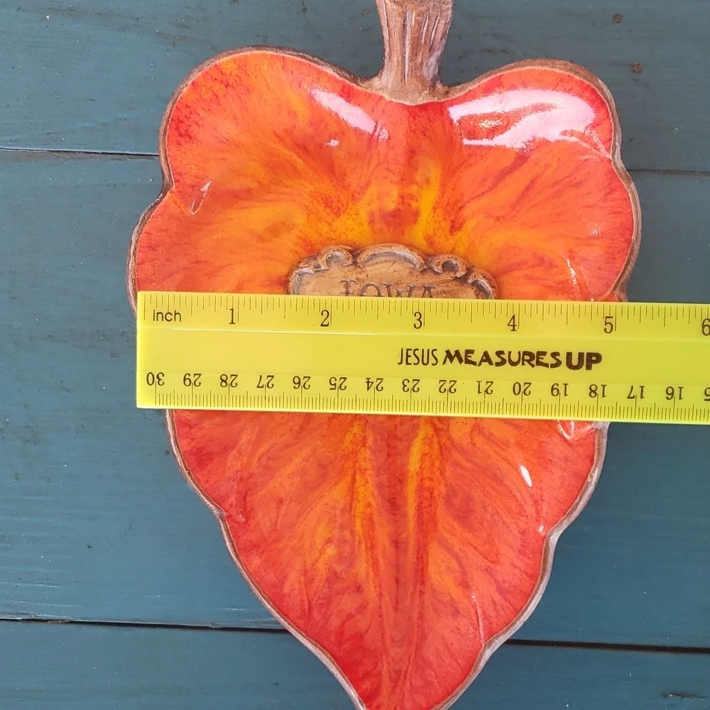 Treasure Craft vintage pottery souvenir leaf shaped trinket dish